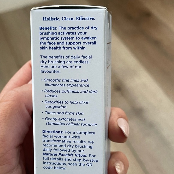 Ultra Soft Facial Dry Brush by Province Apothecary | Vegan ALL Skin Types - NWT - Picture 6 of 6